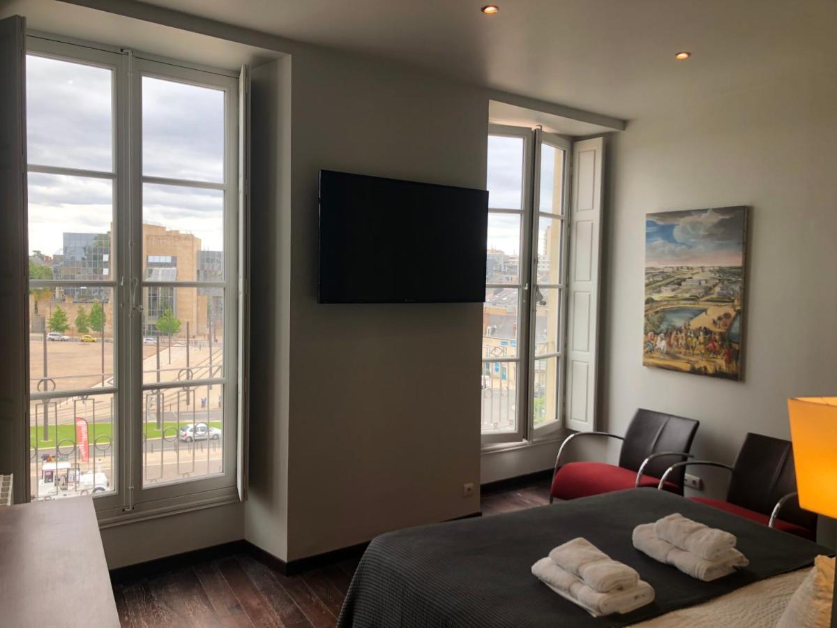 Le Doyenne - Entree Autonome - Hypercentre Bed & Breakfast Льо Ман Екстериор снимка